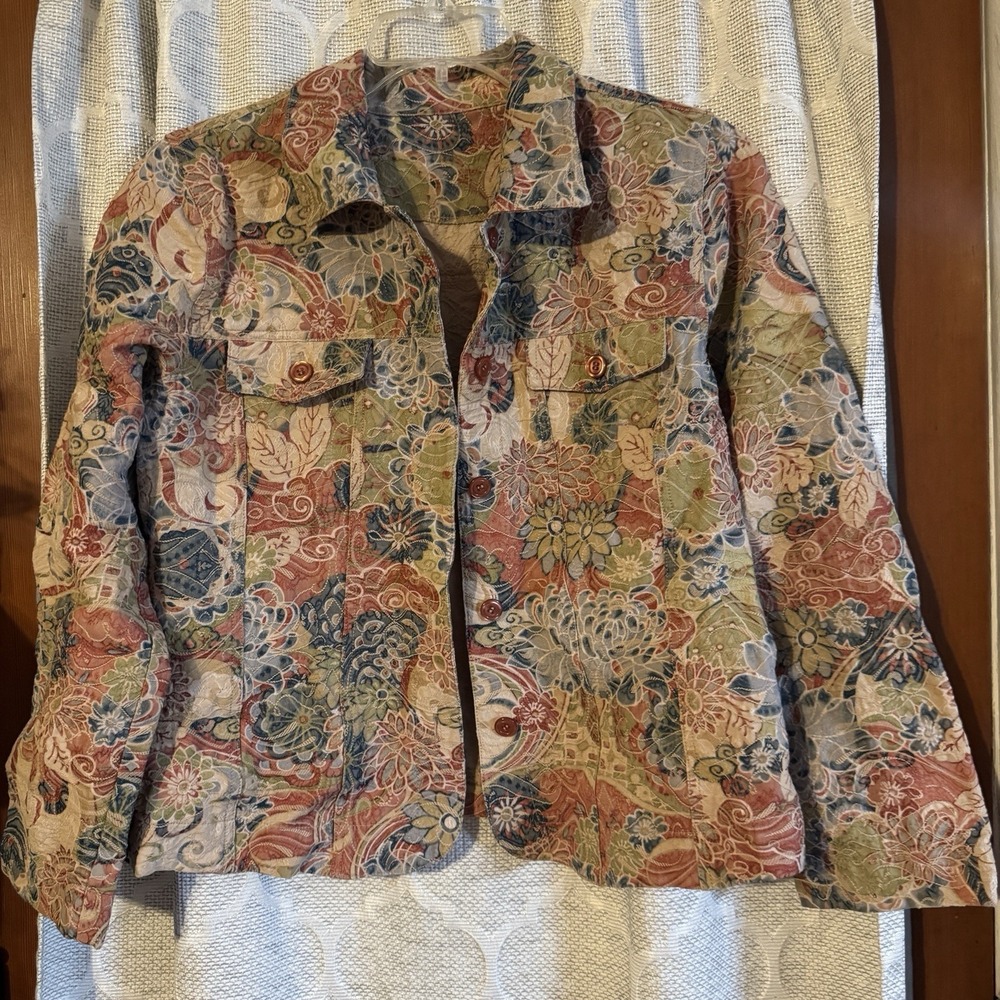 Women's Floral Textured/Embroided Jacket Size S/M‎ (No Tag)